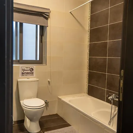 Alloggio in famiglia Cozy Bedroom, Shared Bathroom Gzira